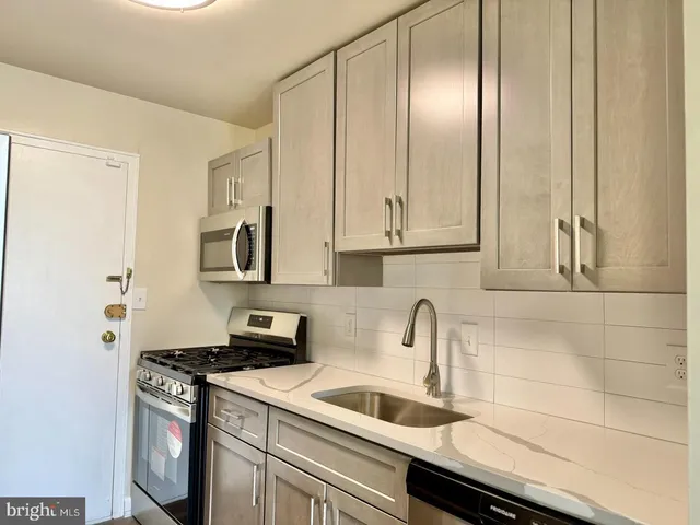 $1,800 | 3450 Toledo Terrace, Unit 206, Hyattsville, MD 20782