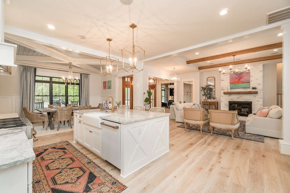 1 Old South Road Murfreesboro, TN 37128 - Photo 8 of 20 a large white kitchen with a large window and stainless steel appliances
