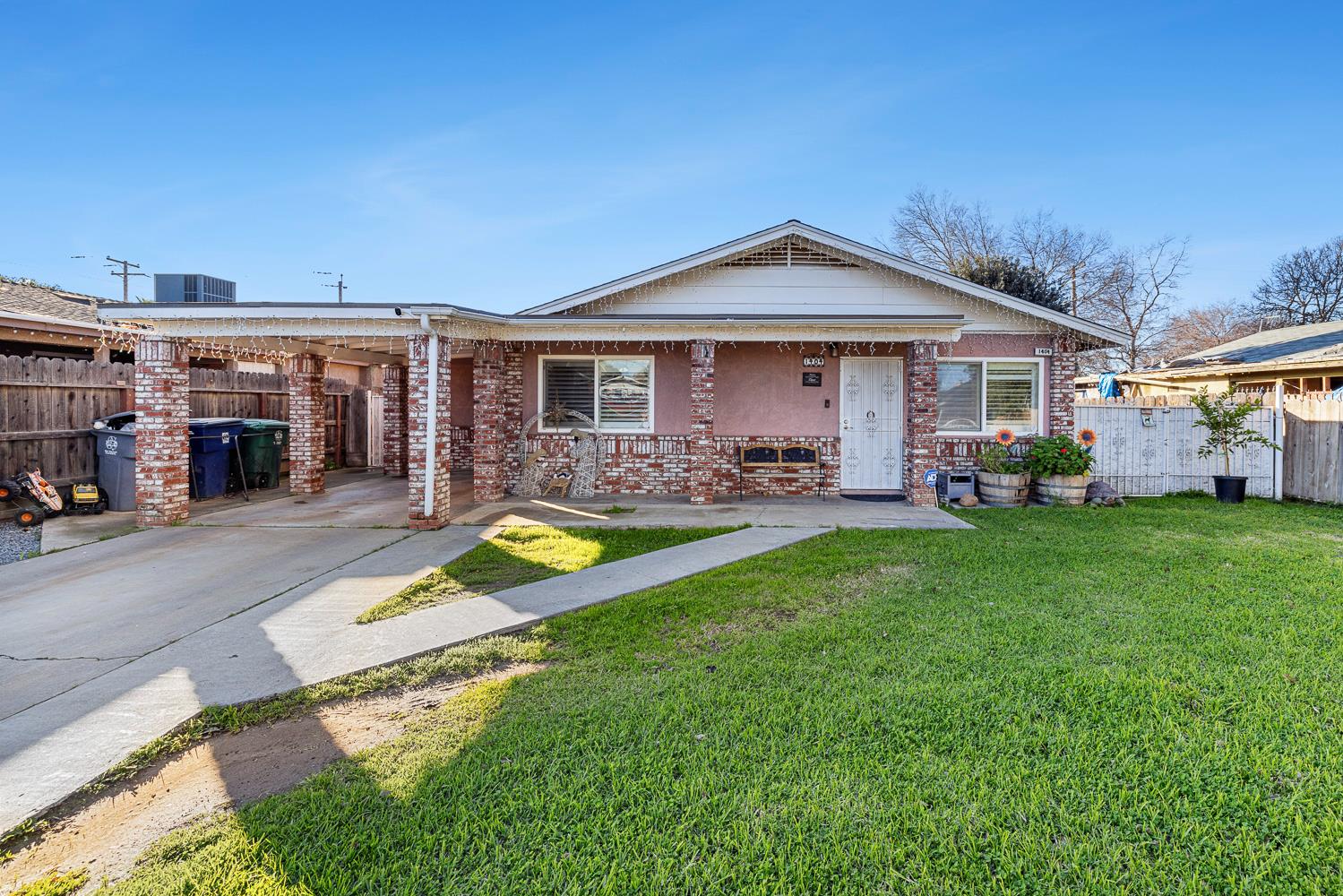 1404 Tulare Street Madera, CA 93638 - Photo 3 of 32