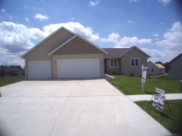 3223 Rye Ridge Trail Freeport, IL 61032 - Photo 1 of 9 Gallery Image 1