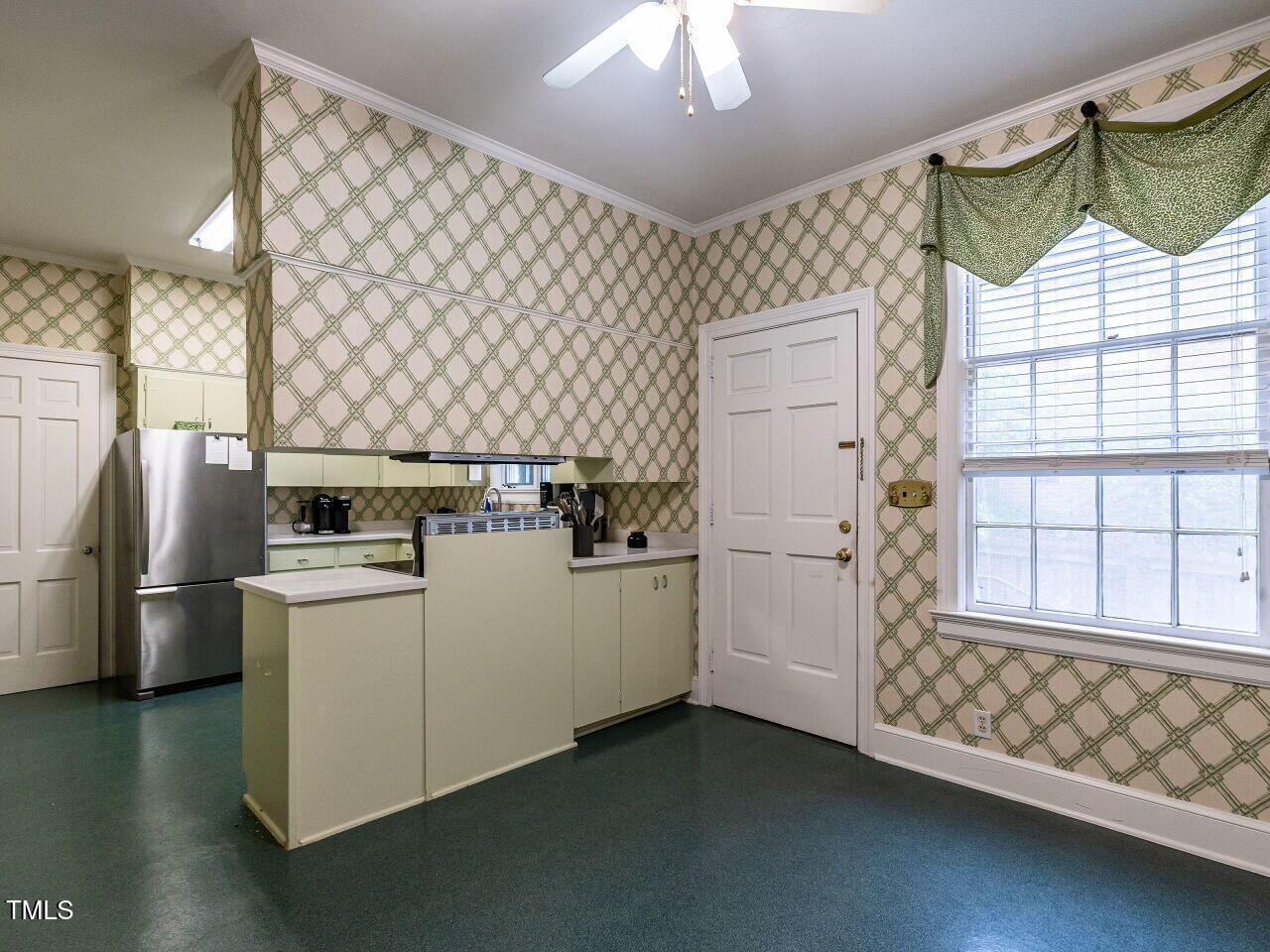 1930 Reid Street Raleigh, NC 27608 - Photo 15 of 31 015-1280x960-breakfast-kitchen