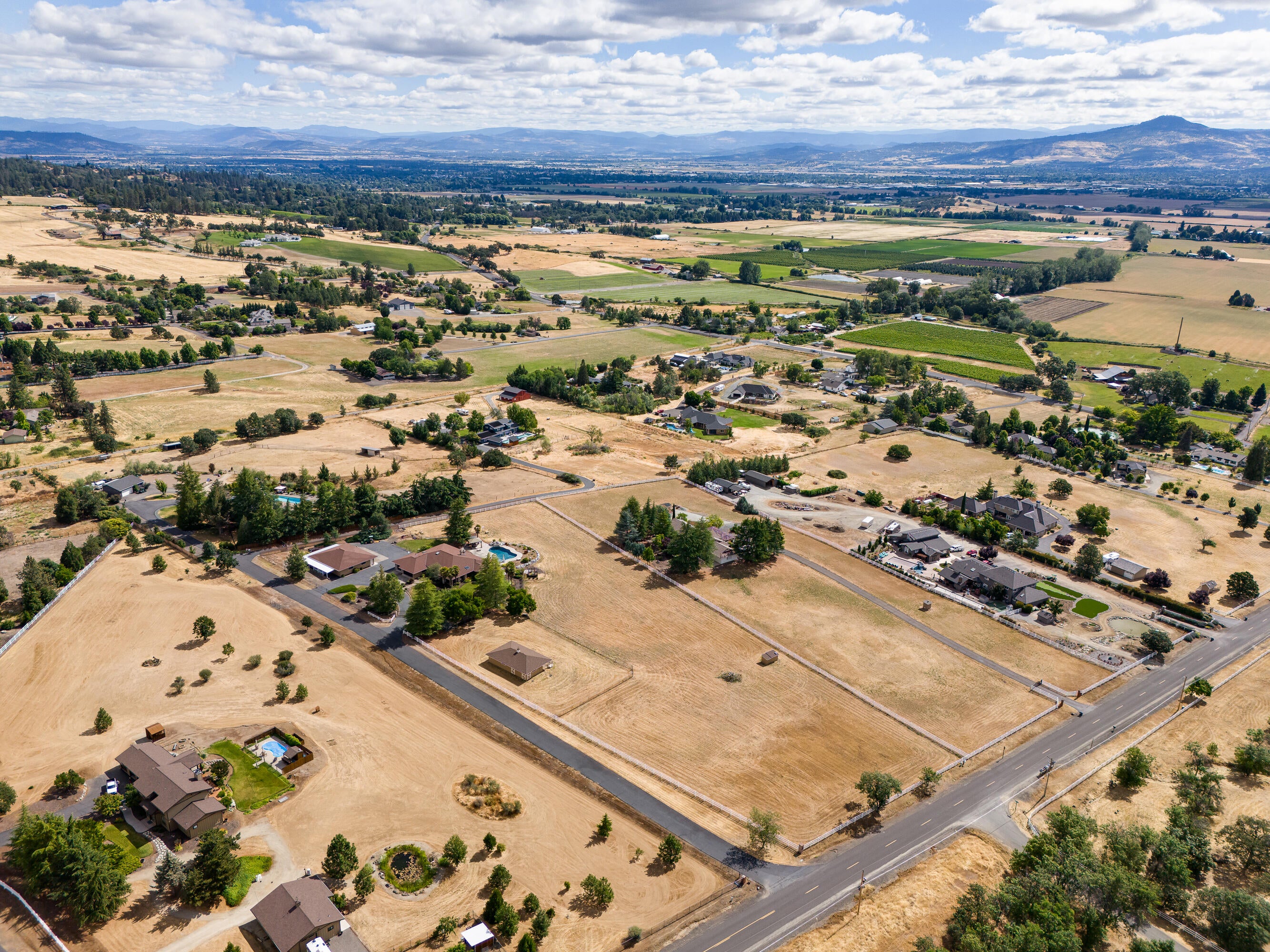 3711 Livingston Road Central Point, OR 97502 - Photo 54 of 58 52