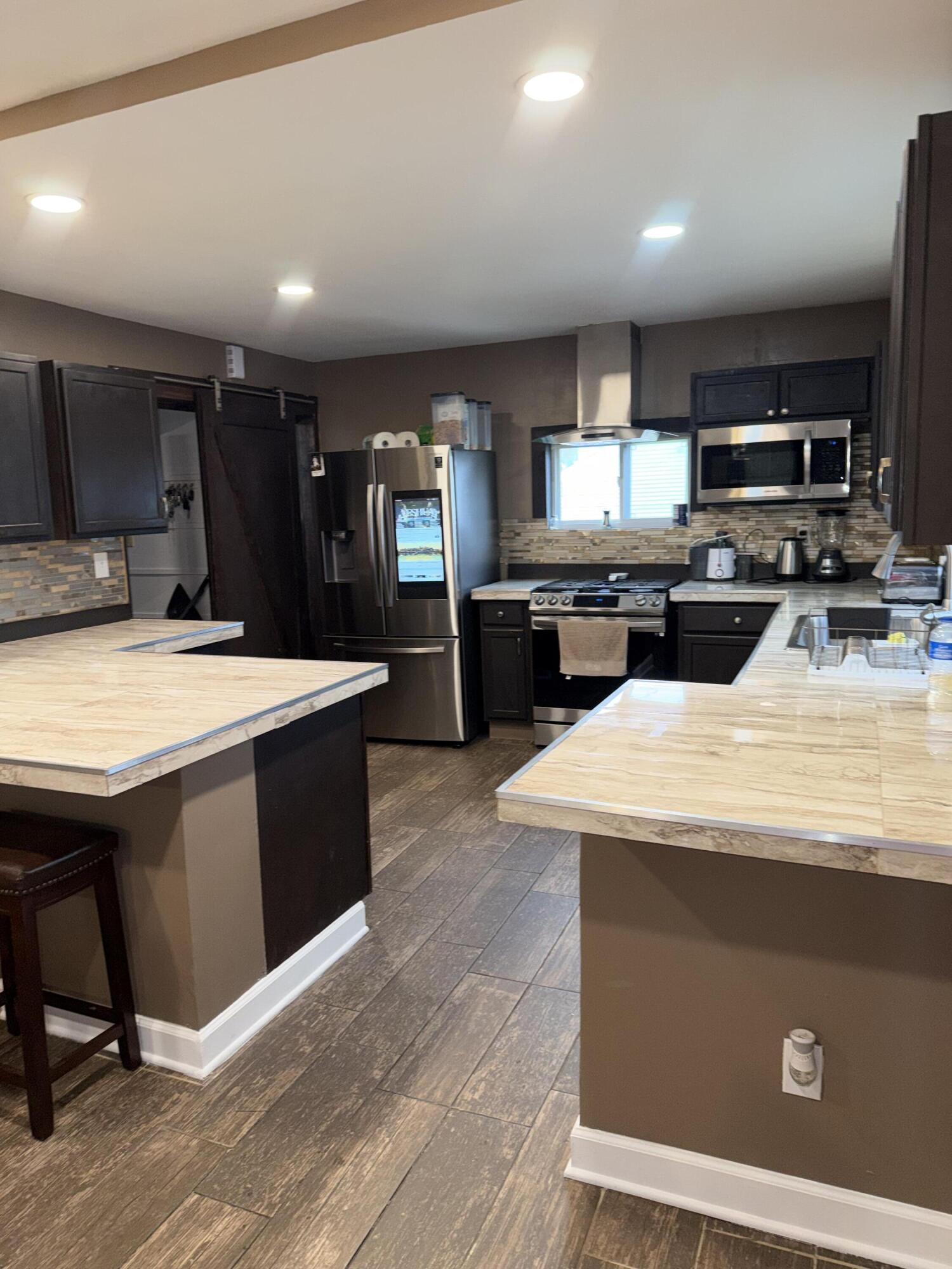 1226 Goold Street Racine, WI 53402 - Photo 4 of 14 IMG_2351