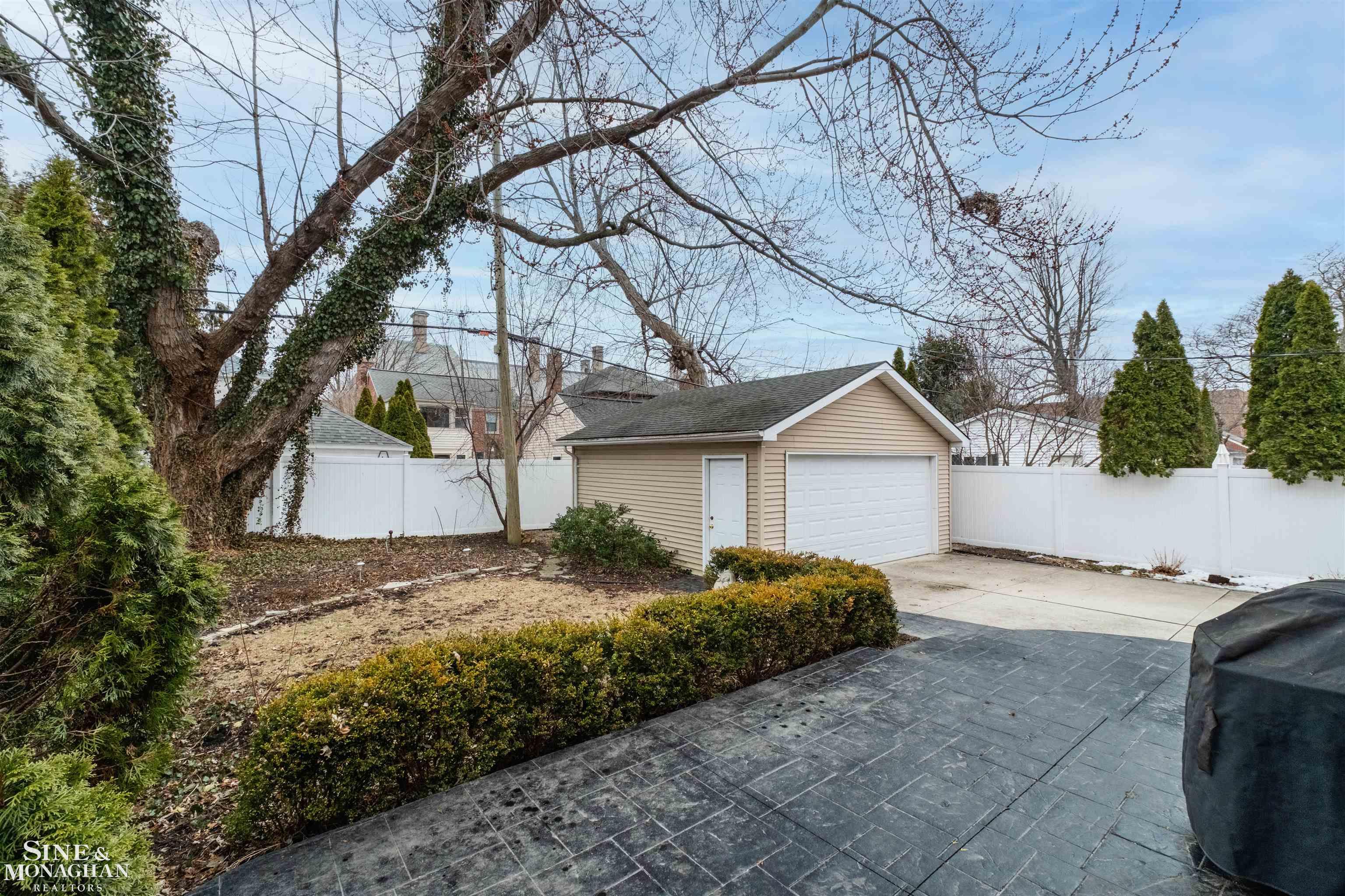 180 Fisher Road Grosse Pointe Farms, MI 48230 - Photo 54 of 88