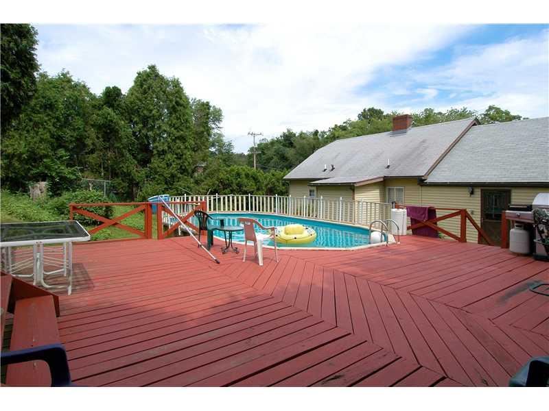 269 Reis Run Road Pittsburgh, PA 15237 - Photo 11 of 18 Swimming Pool/Hot Tub/Sauna.