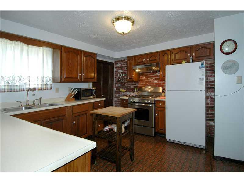 269 Reis Run Road Pittsburgh, PA 15237 - Photo 6 of 18 Kitchen.