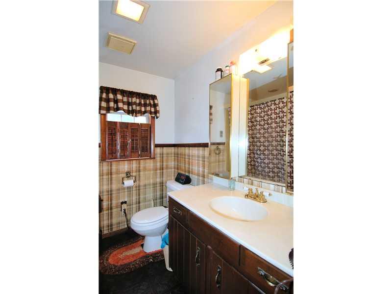 269 Reis Run Road Pittsburgh, PA 15237 - Photo 9 of 18 Full Bath.