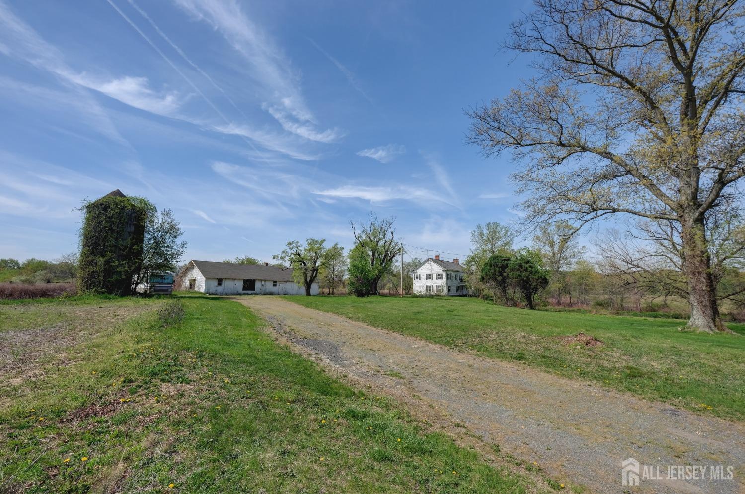12 Brick Yard Road Cranbury, NJ 08512 - Photo 2 of 26 Gallery Image 2