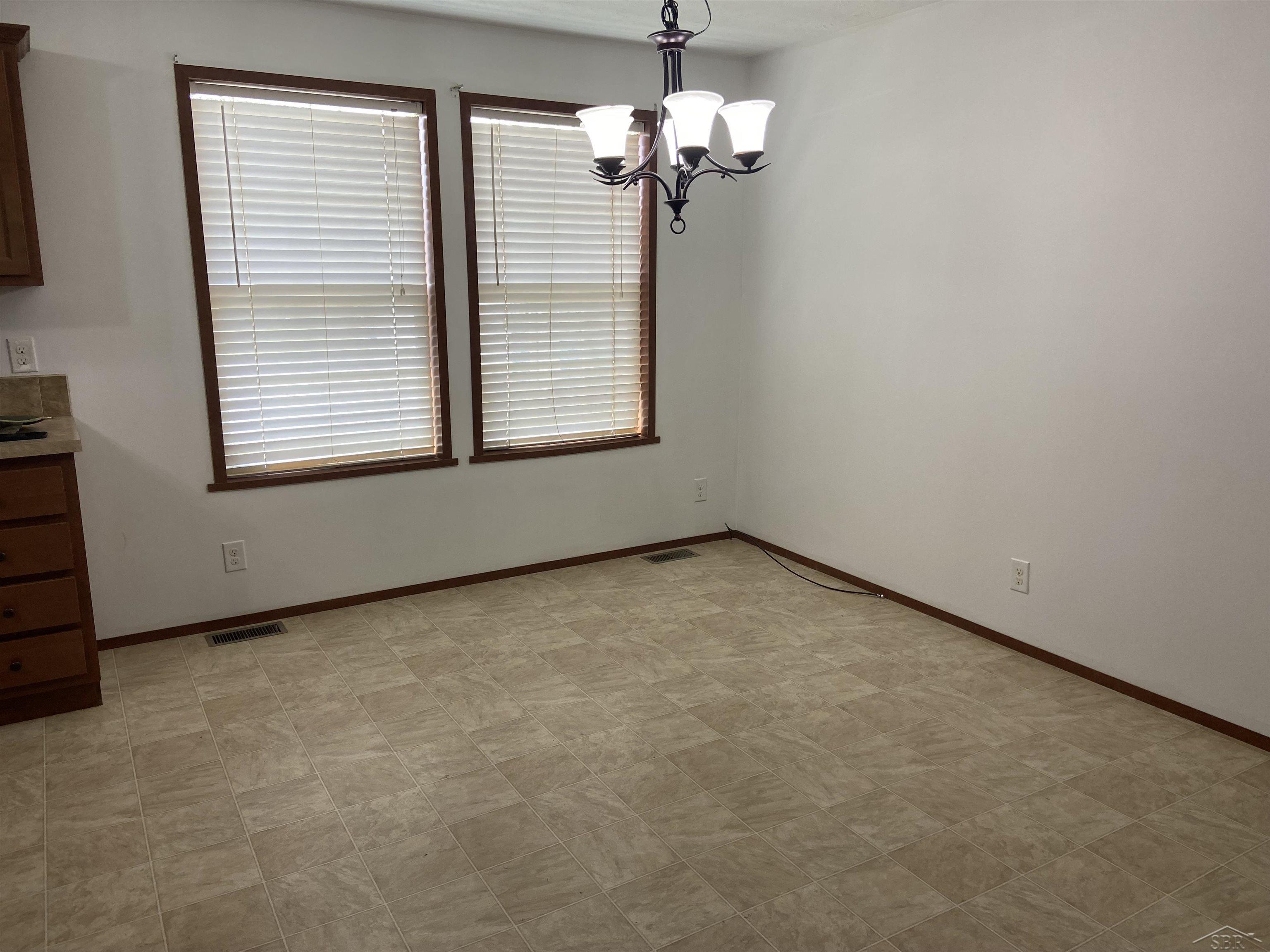 4714 North Sturgeon Road Midland, MI 48642 - Photo 8 of 13 50151137-cc544afc-5d8e-4506-a509-6645438f4d92.JPG
