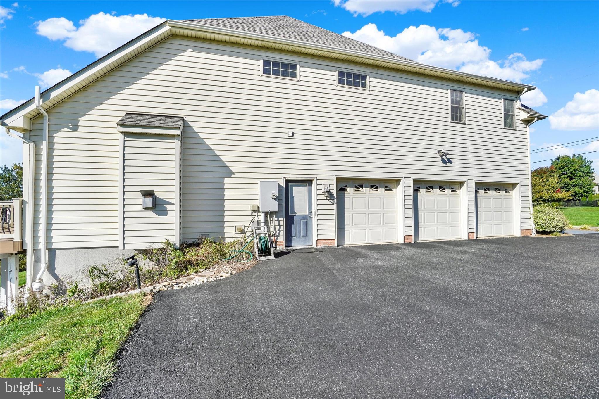 639 Chestnut Hill Road York, PA 17402 - Photo 42 of 51 Oversized 3-Car End-Load Garage