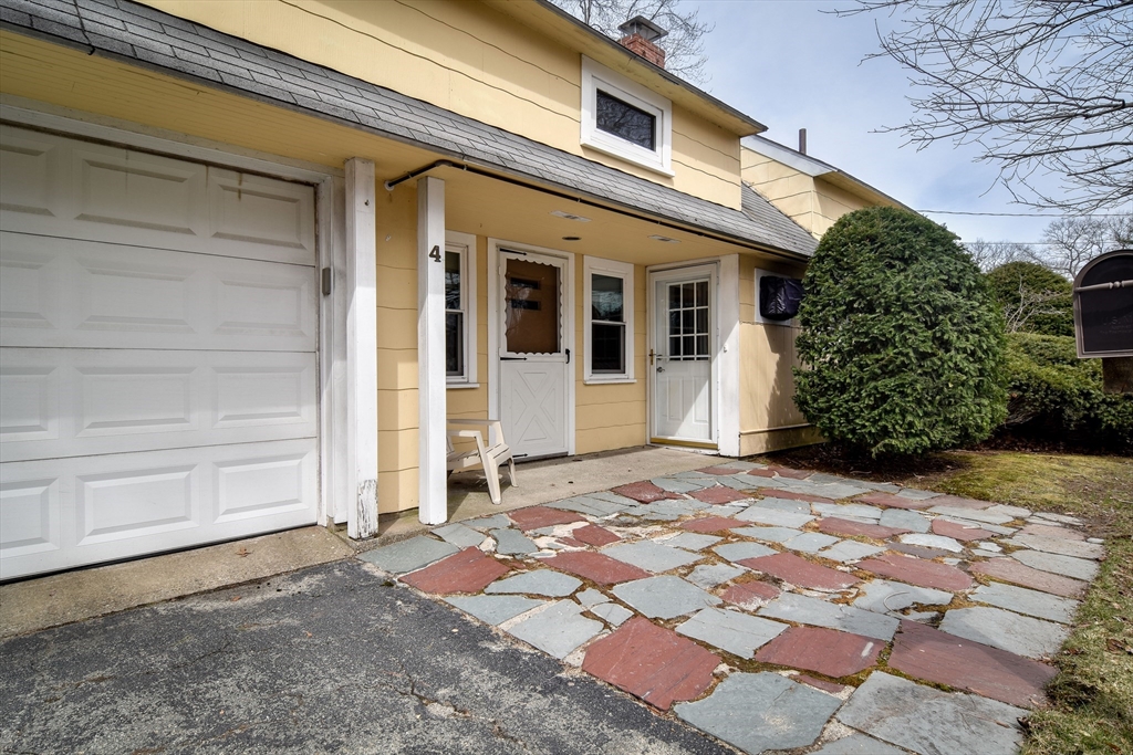 4 Hardwick Road Natick, MA 01760 - Photo 2 of 29 Gallery Image 2