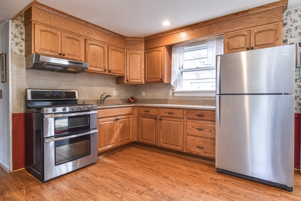 4 Hardwick Road Natick, MA 01760 - Photo 10 of 29 Gallery Image 10