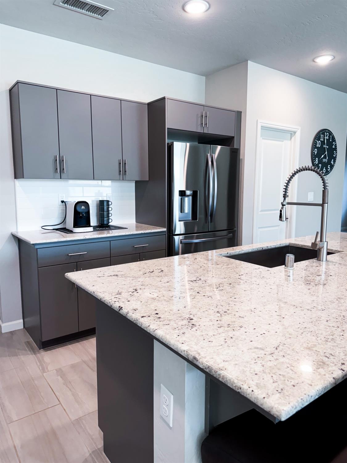 3395 Las Rosas Avenue Clovis, CA 93619 - Photo 17 of 48