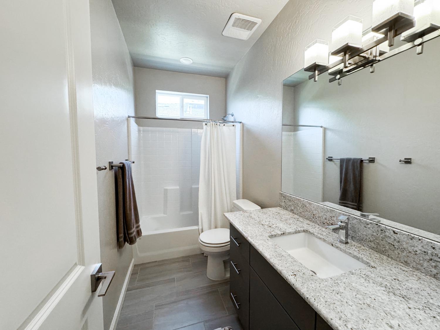 3395 Las Rosas Avenue Clovis, CA 93619 - Photo 21 of 48