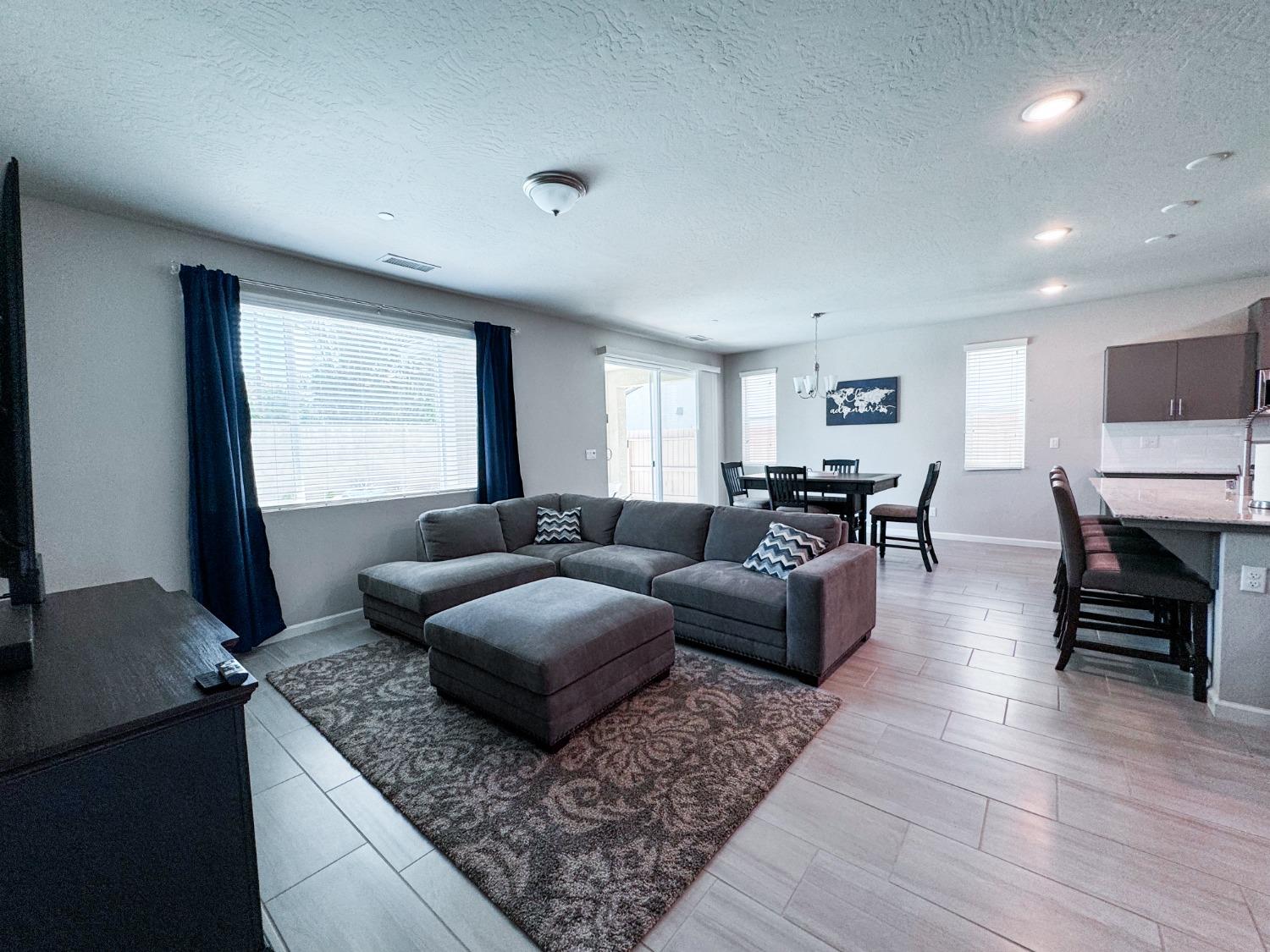 3395 Las Rosas Avenue Clovis, CA 93619 - Photo 44 of 48