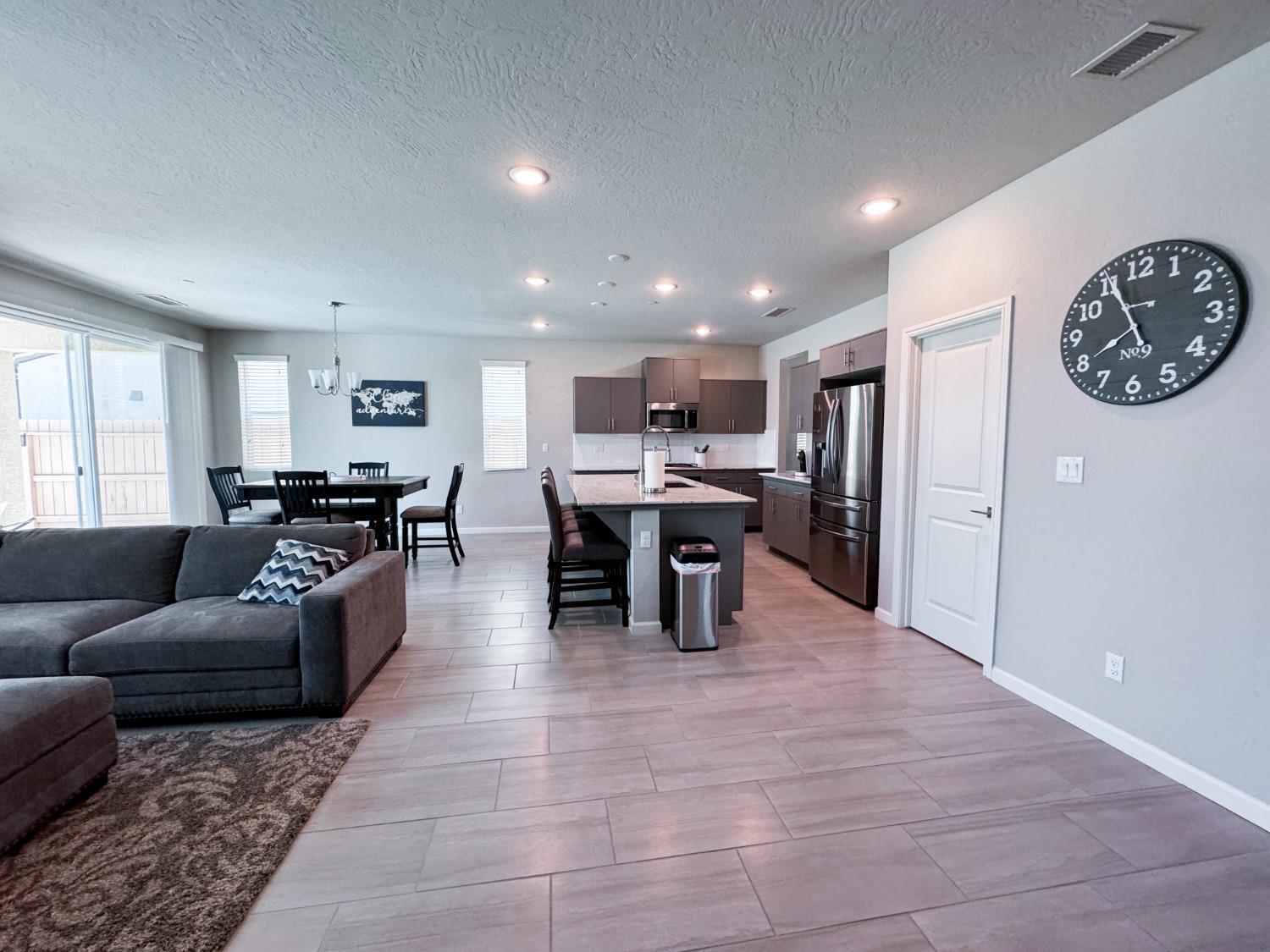 3395 Las Rosas Avenue Clovis, CA 93619 - Photo 45 of 48