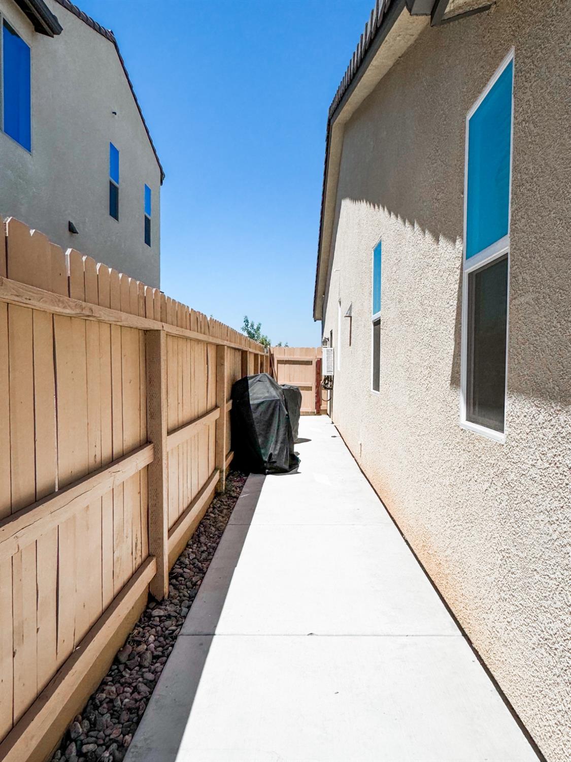 3395 Las Rosas Avenue Clovis, CA 93619 - Photo 10 of 48