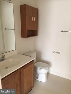 685 Winding Stream Way, Unit 201 Odenton, MD 21113 - Photo 3 of 10 Bath