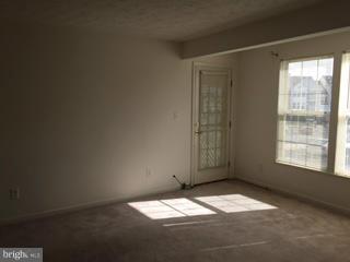685 Winding Stream Way, Unit 201 Odenton, MD 21113 - Photo 7 of 10 Living Room