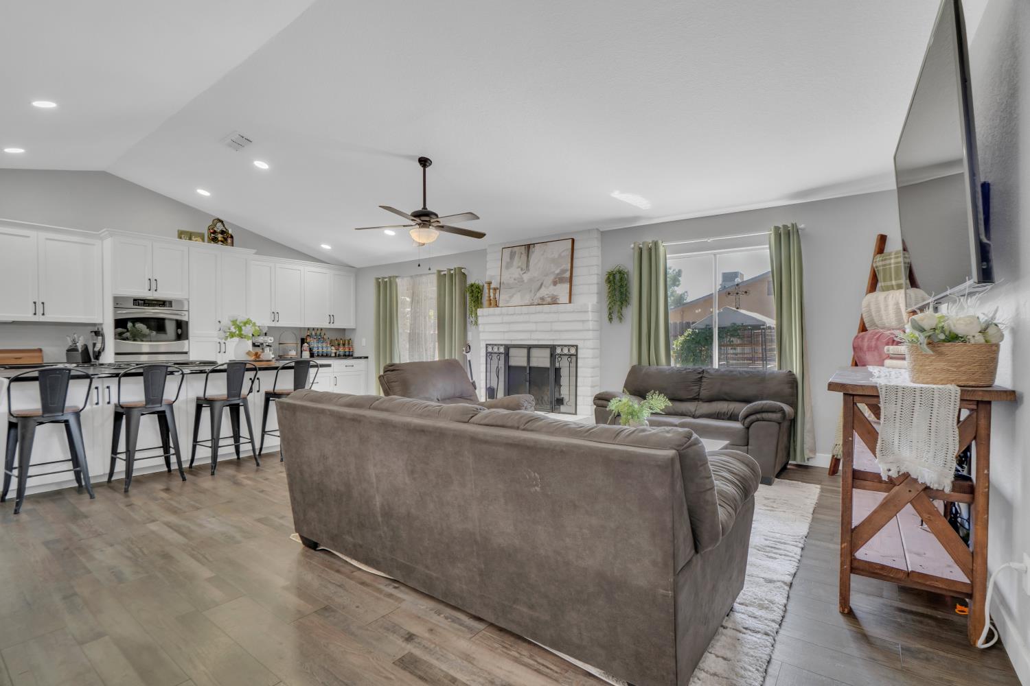 1460 Jennifer Street Ripon, CA 95366 - Photo 7 of 32 Gallery Image 7