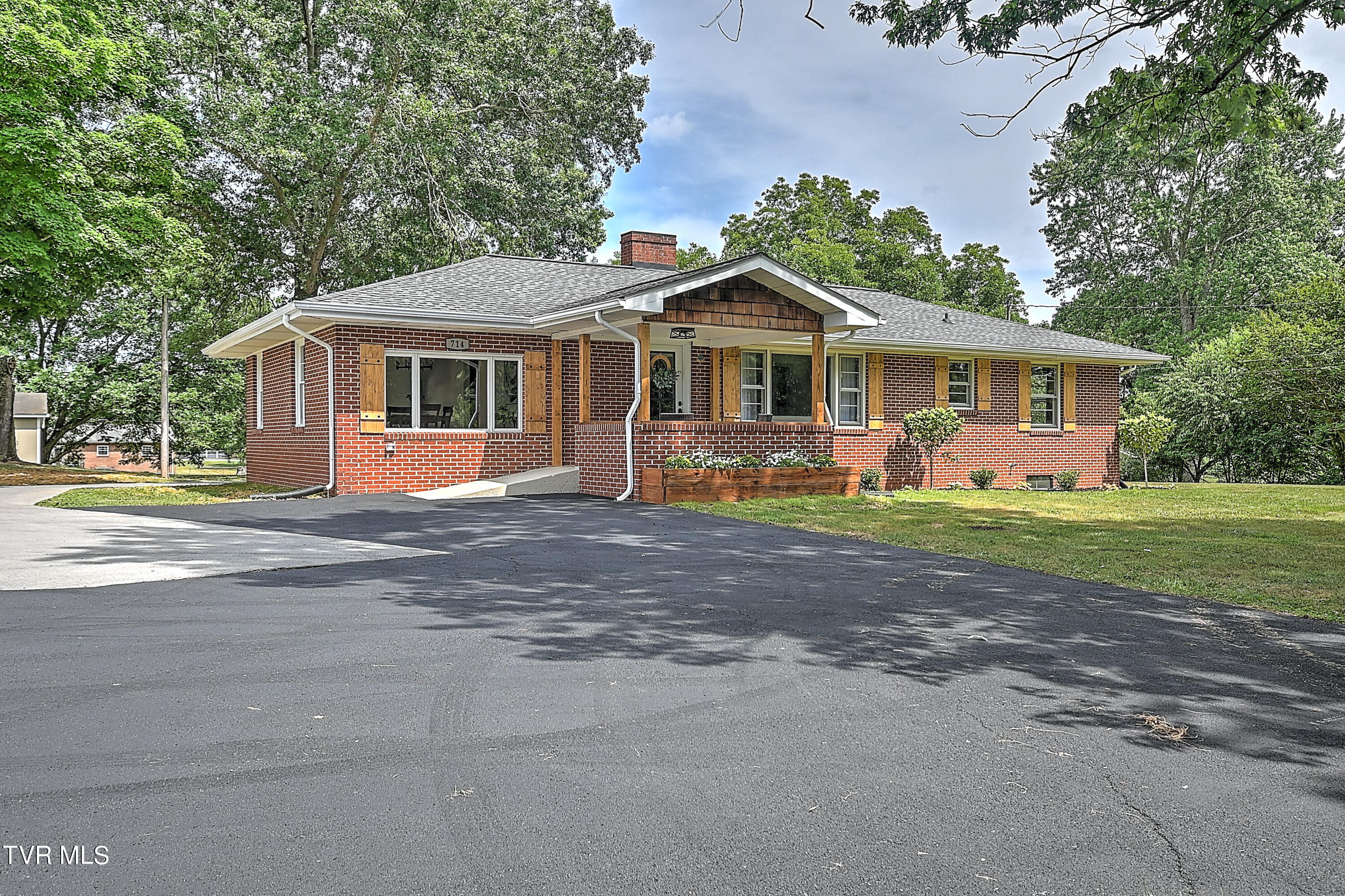 714 Liberty Church Road Kingsport, TN 37663 - Photo 1 of 52 715 Liberty Church KB-2