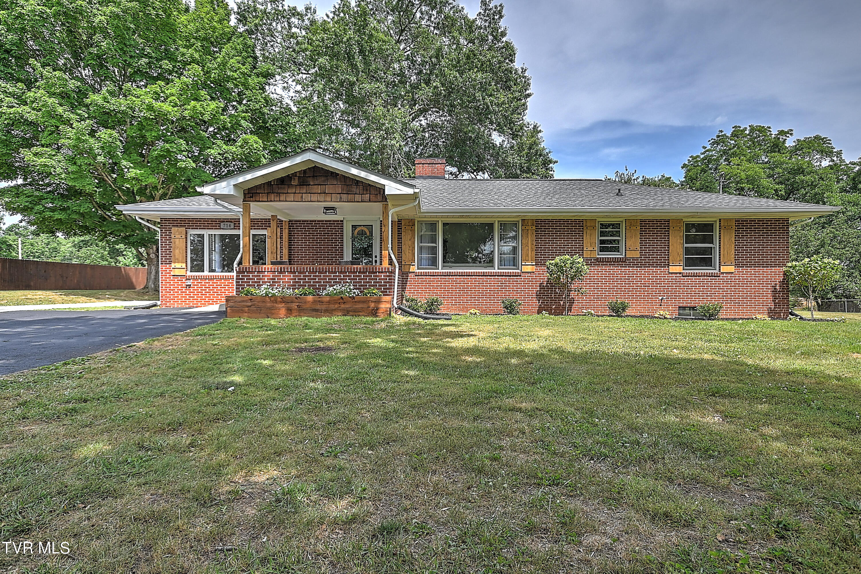 714 Liberty Church Road Kingsport, TN 37663 - Photo 2 of 52 715 Liberty Church KB-4
