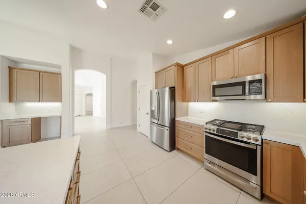 $2,700 | 29211 North 51st Street, Cave Creek, AZ 85331