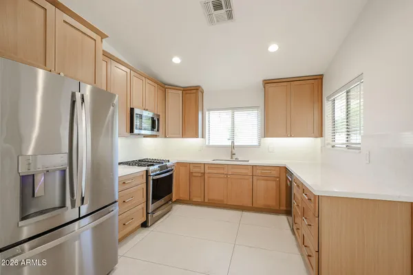 $2,700 | 29211 North 51st Street, Cave Creek, AZ 85331