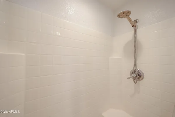 $2,700 | 29211 North 51st Street, Cave Creek, AZ 85331