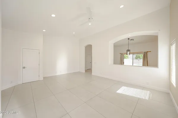$2,700 | 29211 North 51st Street, Cave Creek, AZ 85331
