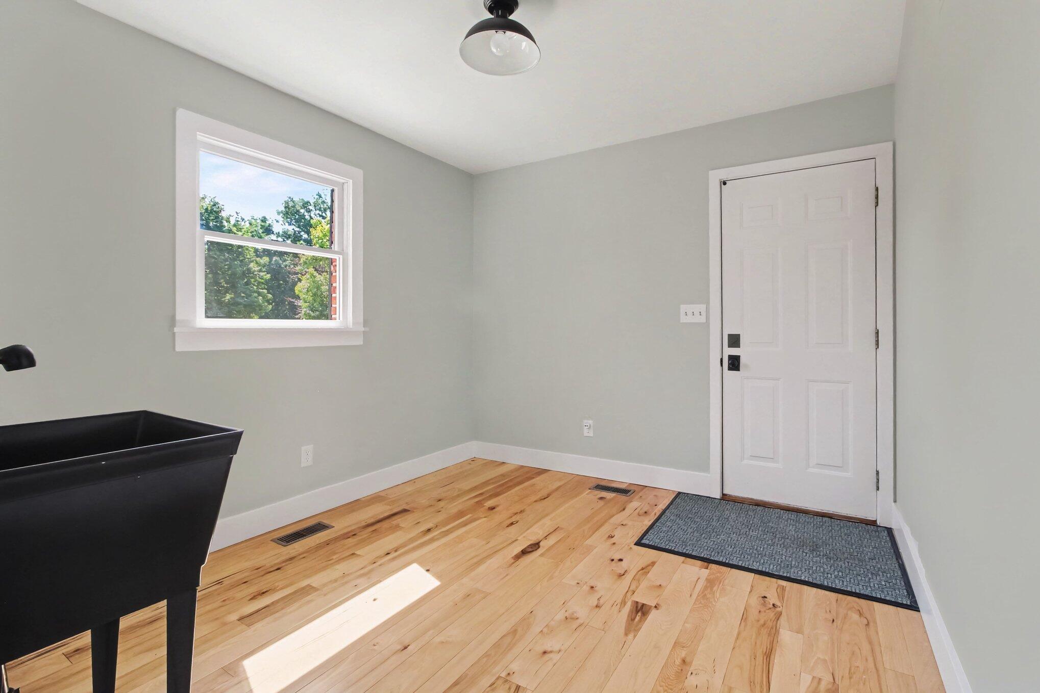 3427 Merritt Road Ypsilanti, MI 48197 - Photo 27 of 58 033_file_3389