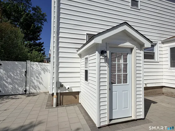 $2,165 | 2496 Easton Turnpike, Unit B, Fairfield, CT 06825