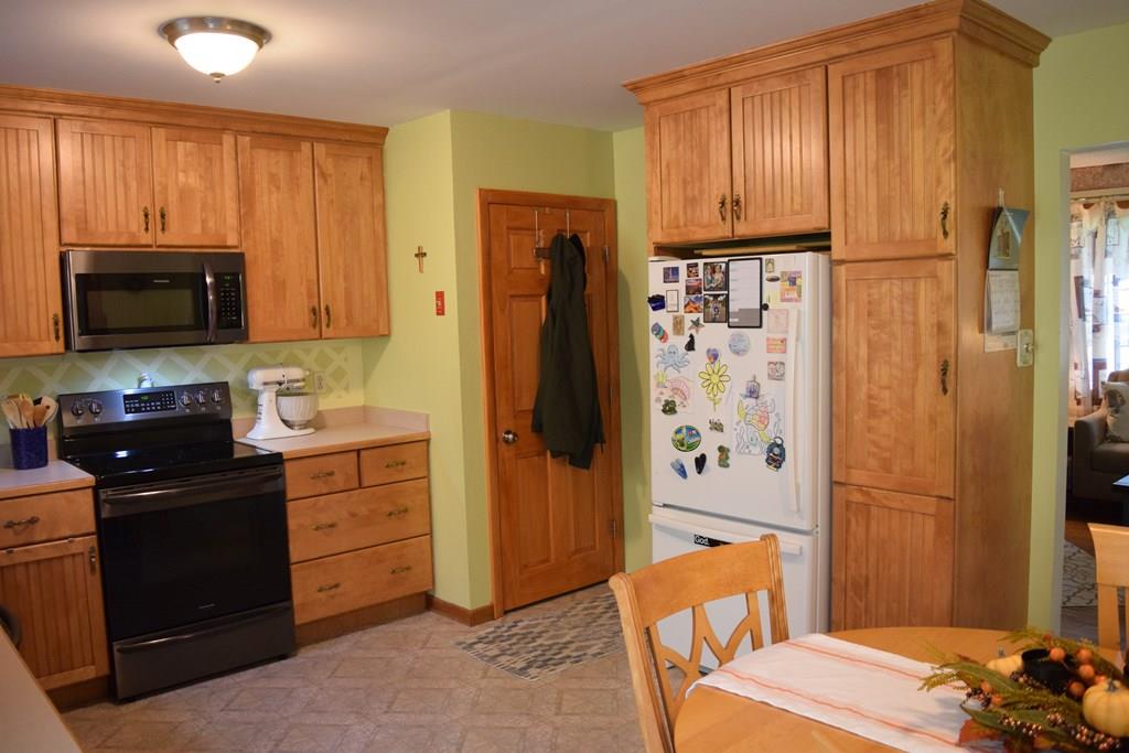 226 S Road Templeton, MA 01468 - Photo 8 of 22