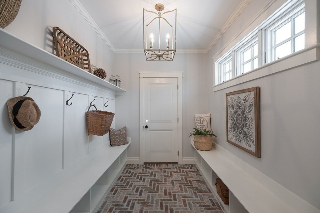 55 Locust Street Reading, MA 01867 - Photo 4 of 42