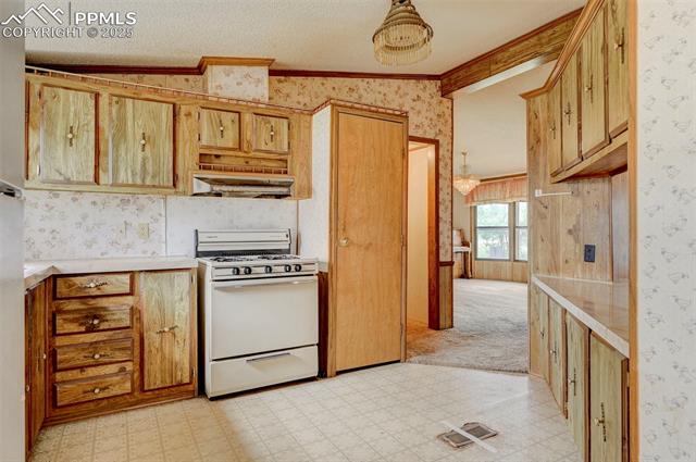 5985 Meridian Road Peyton, CO 80831 - Photo 14 of 32