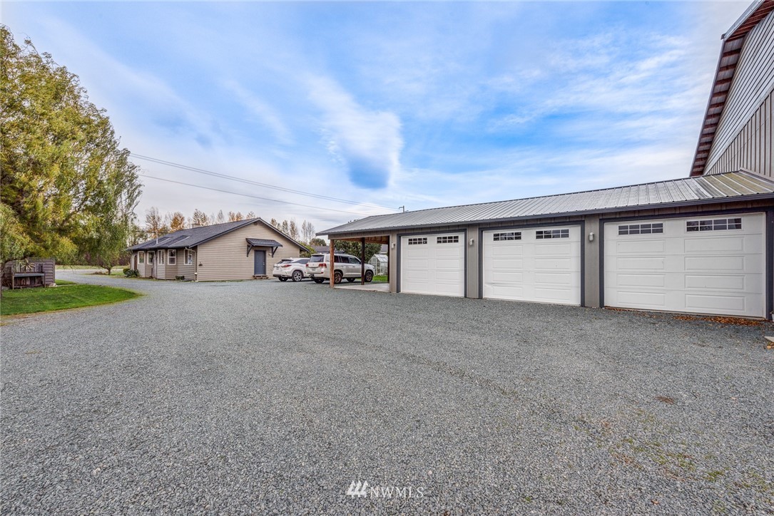 16826 Allen West Road Bow, WA 98232 - Photo 4 of 40 Gallery Image 4