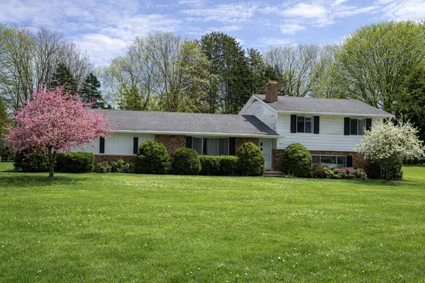 $433,000 | 6233 Hereford Road, Saline, MI 48176