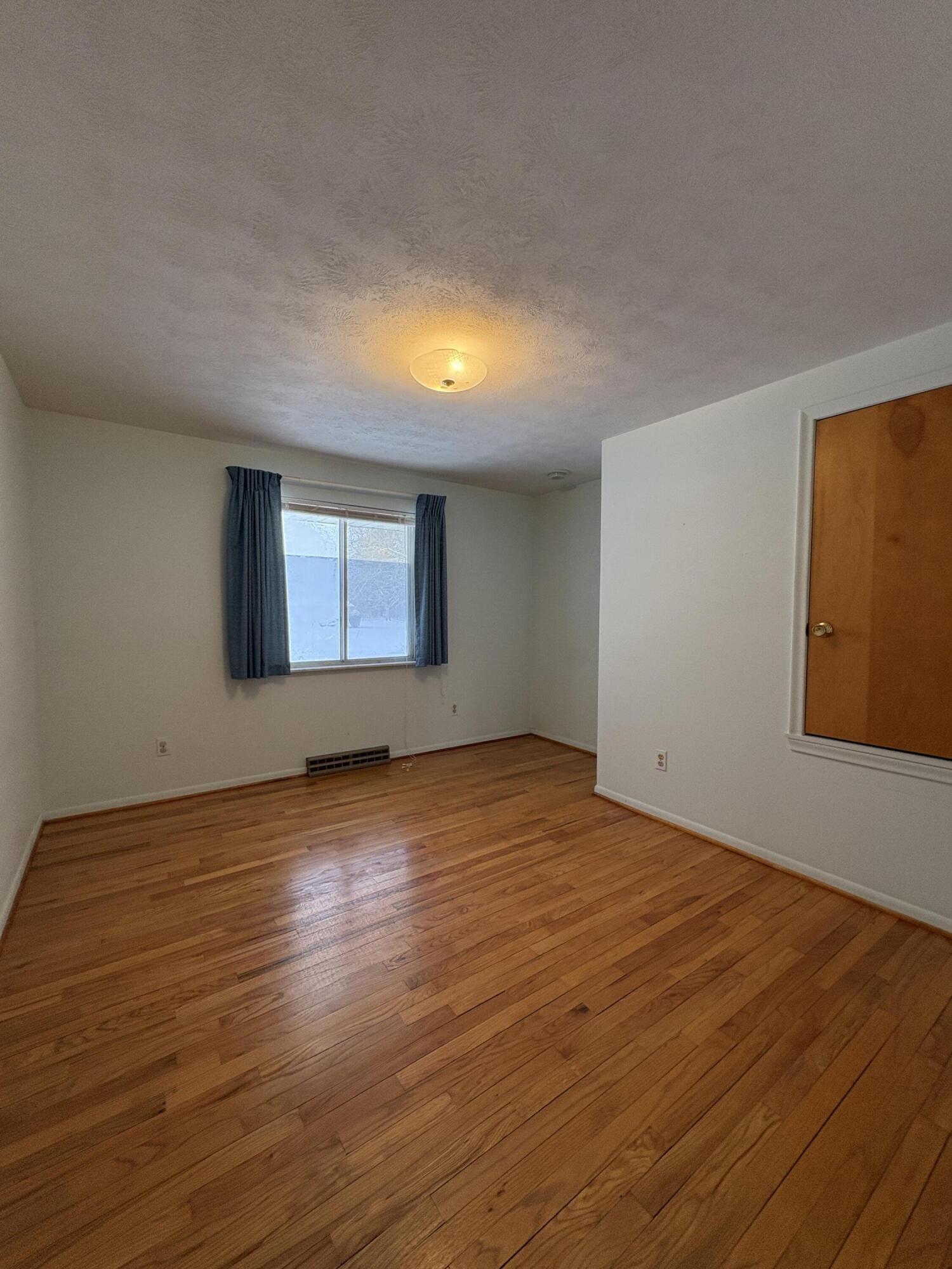 6233 Hereford Road Saline, MI 48176 - Photo 14 of 26 IMG_1866