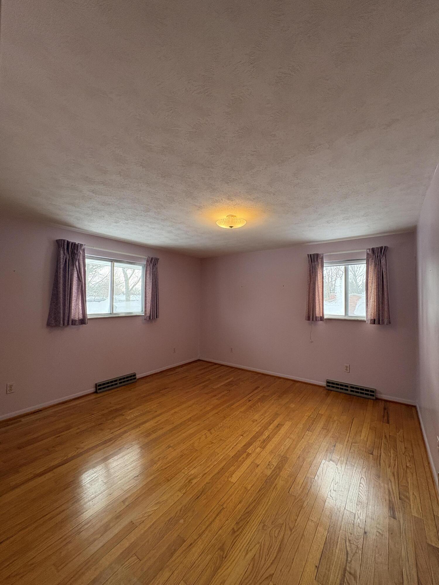 6233 Hereford Road Saline, MI 48176 - Photo 15 of 26 IMG_1870