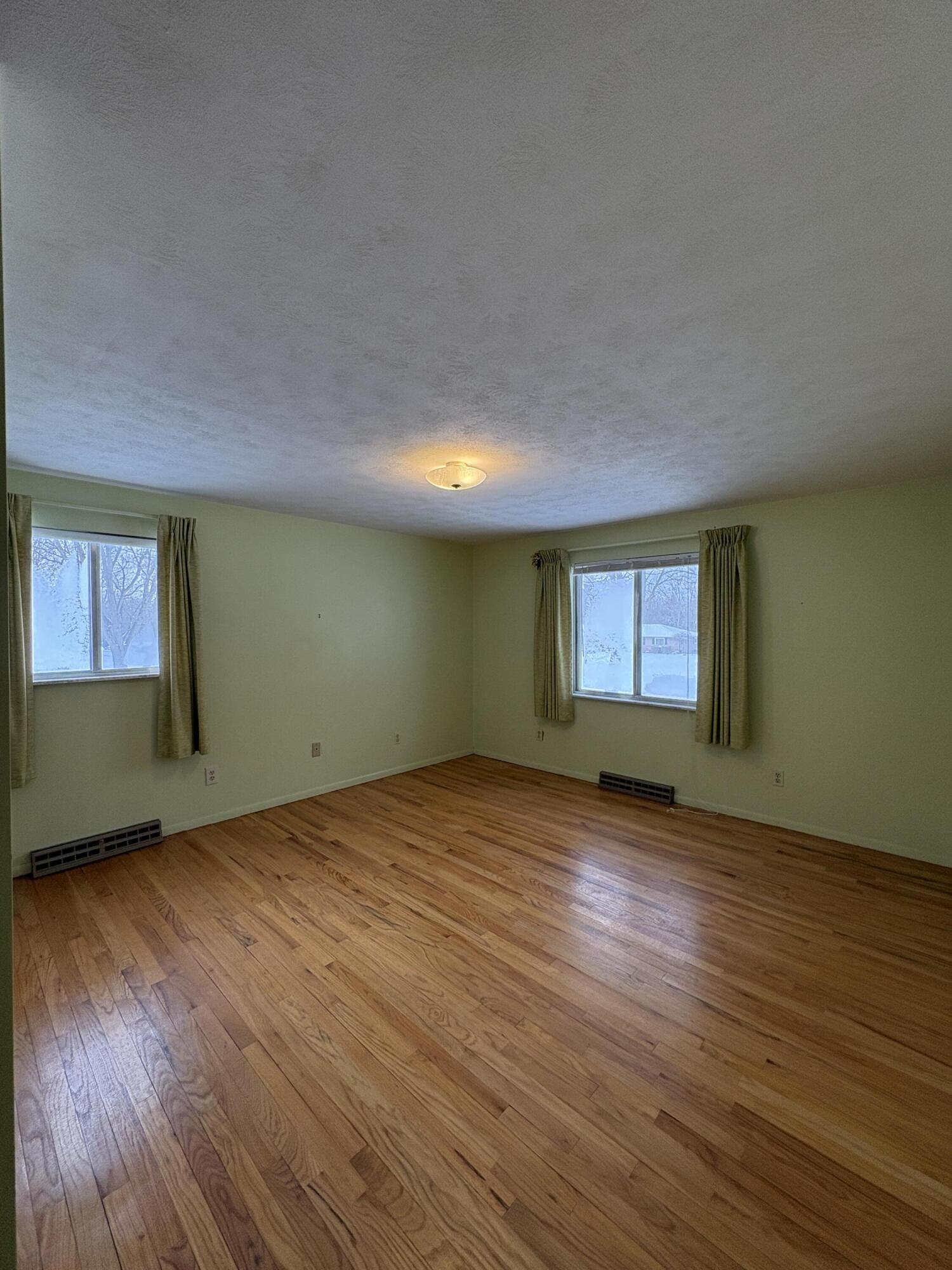 6233 Hereford Road Saline, MI 48176 - Photo 16 of 26 IMG_1867