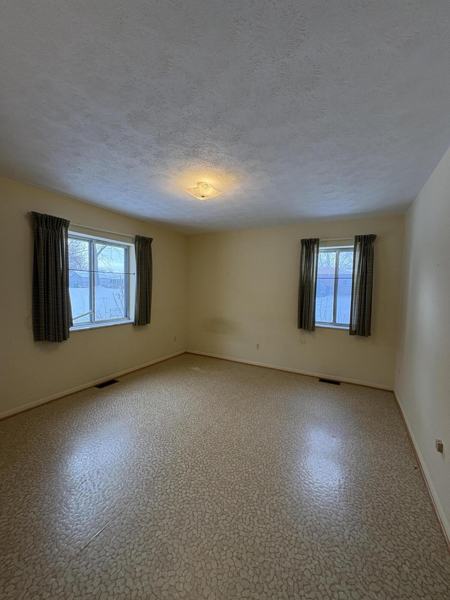 6233 Hereford Road Saline, MI 48176 - Photo 19 of 26 IMG_1883