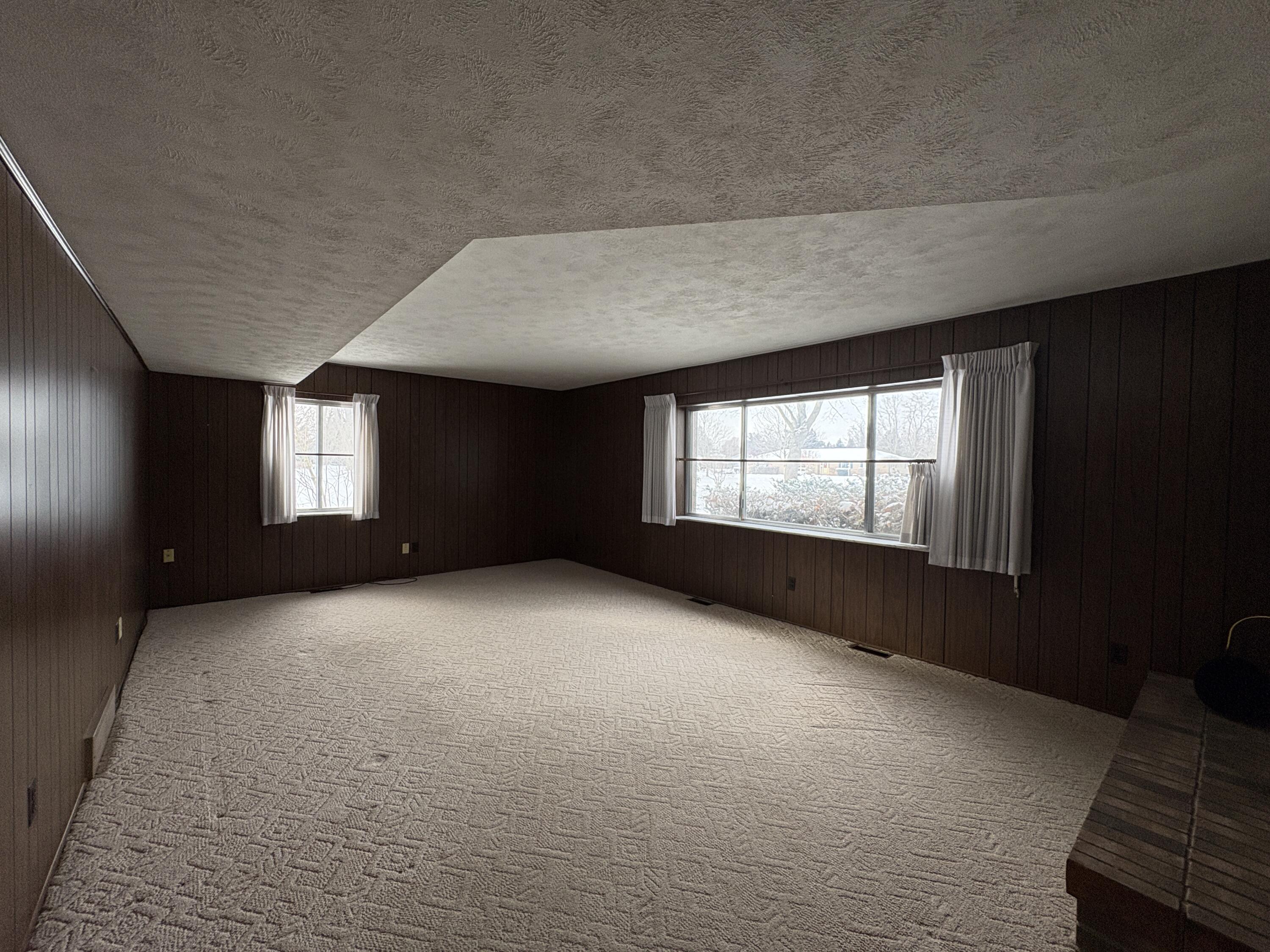 6233 Hereford Road Saline, MI 48176 - Photo 20 of 26 IMG_1873