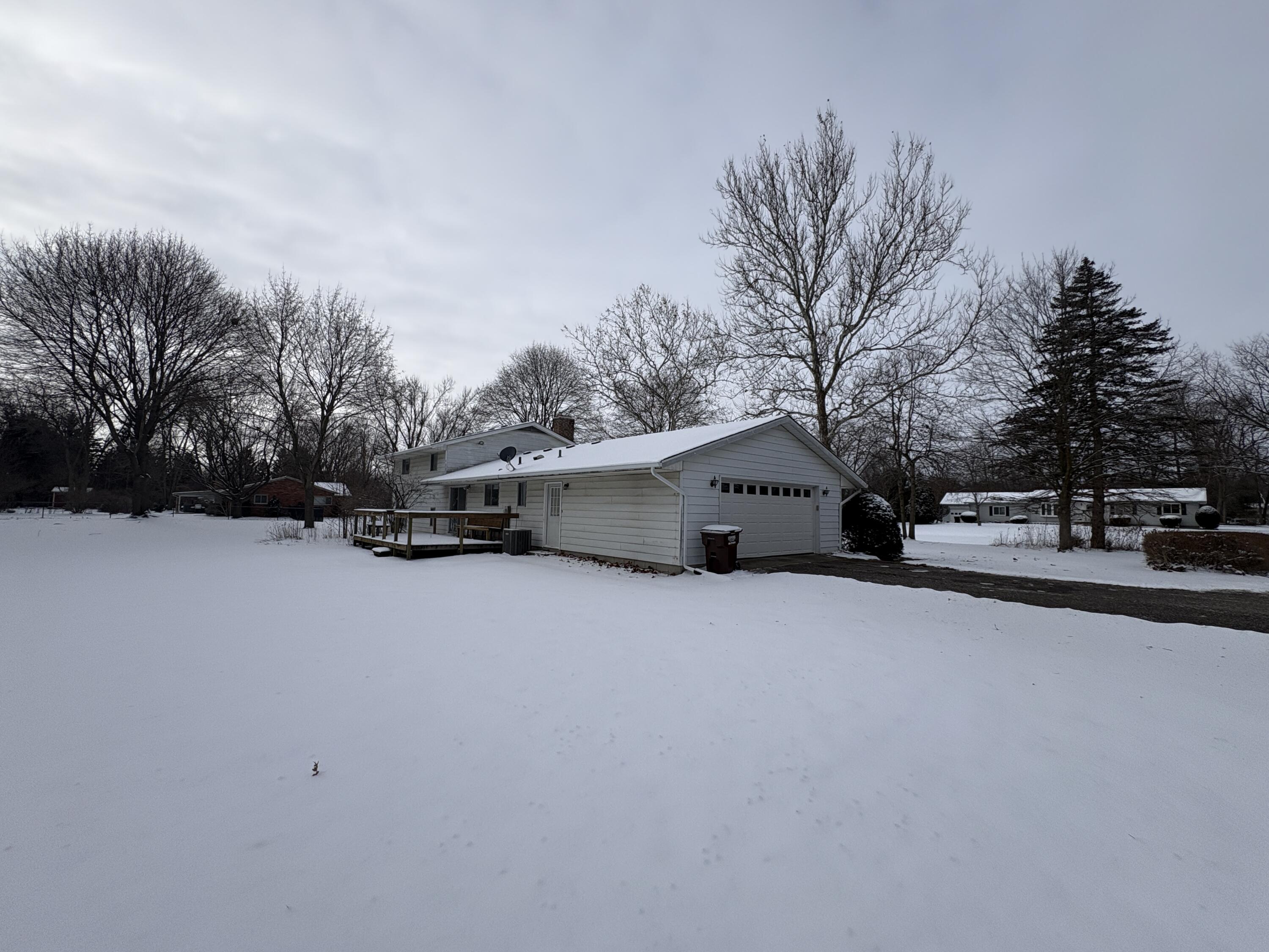 6233 Hereford Road Saline, MI 48176 - Photo 4 of 26 IMG_1897