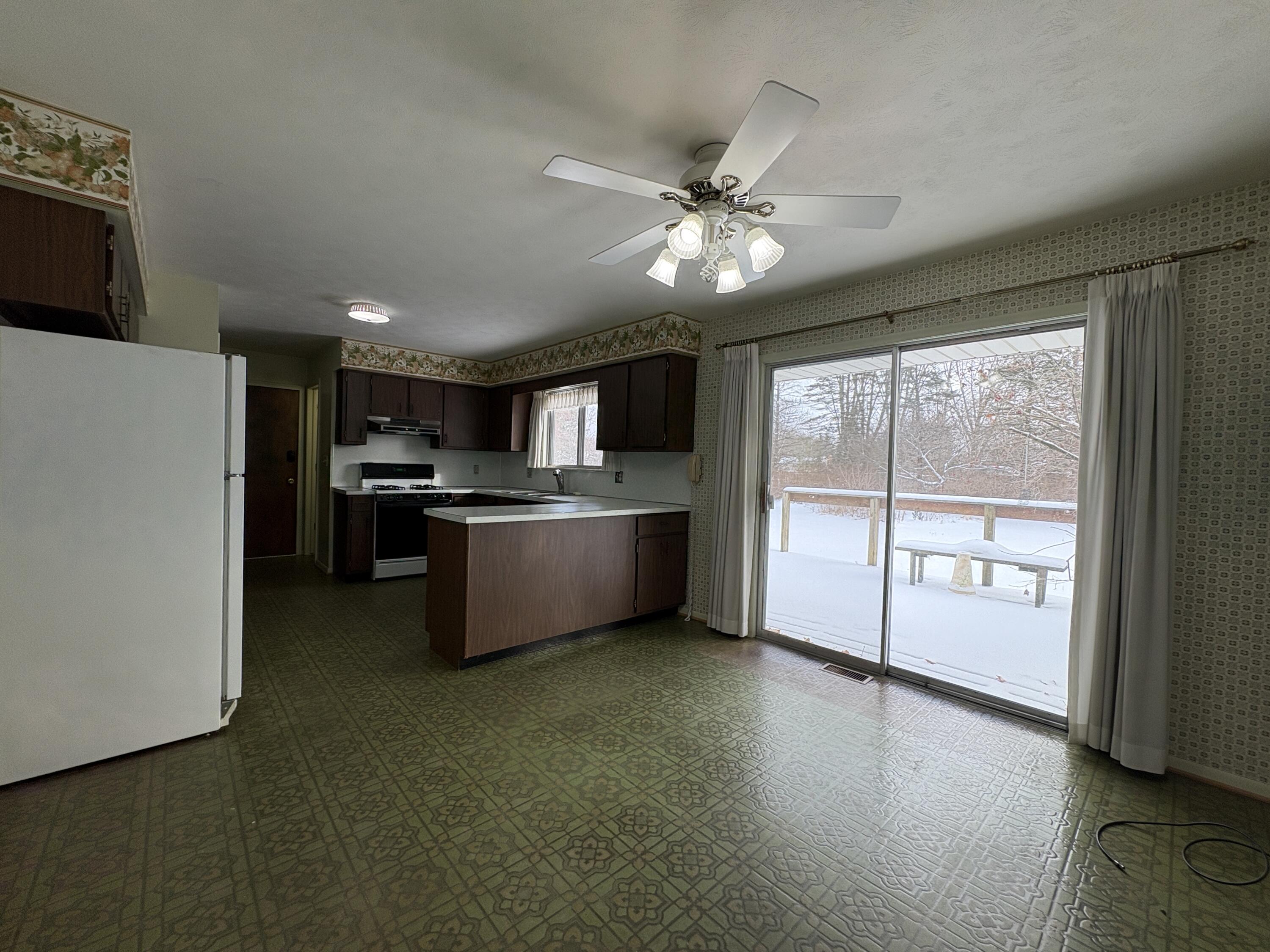 6233 Hereford Road Saline, MI 48176 - Photo 10 of 26 IMG_1861