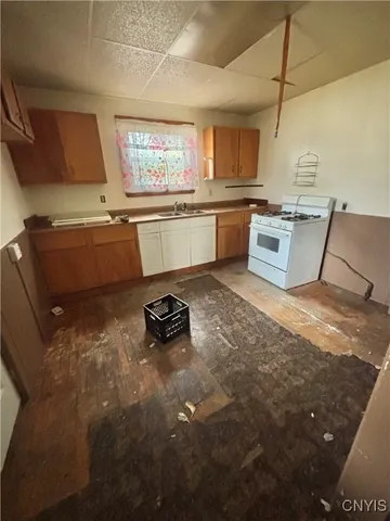 $99,900 | 4 Warren Avenue, Auburn, NY 13021