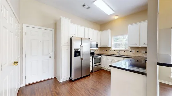 $3,200 | 1619 Park Place, College Station, TX 77840