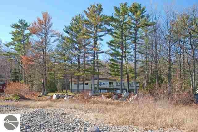12456 Bluff Road Traverse City, MI 49686 - Photo 8 of 25 1741071-7.JPG