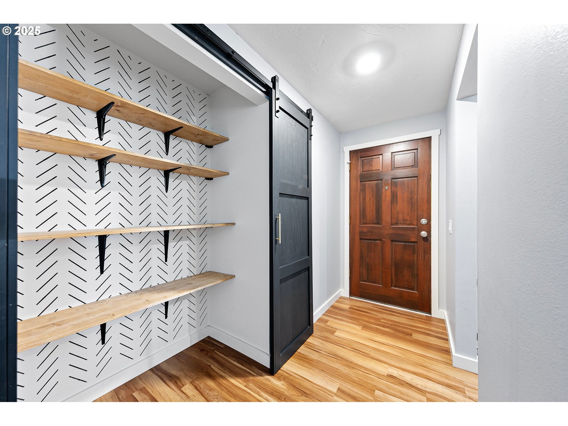 2378 11th Street Springfield, OR 97477 - Photo 8 of 38 a view of walk in closet