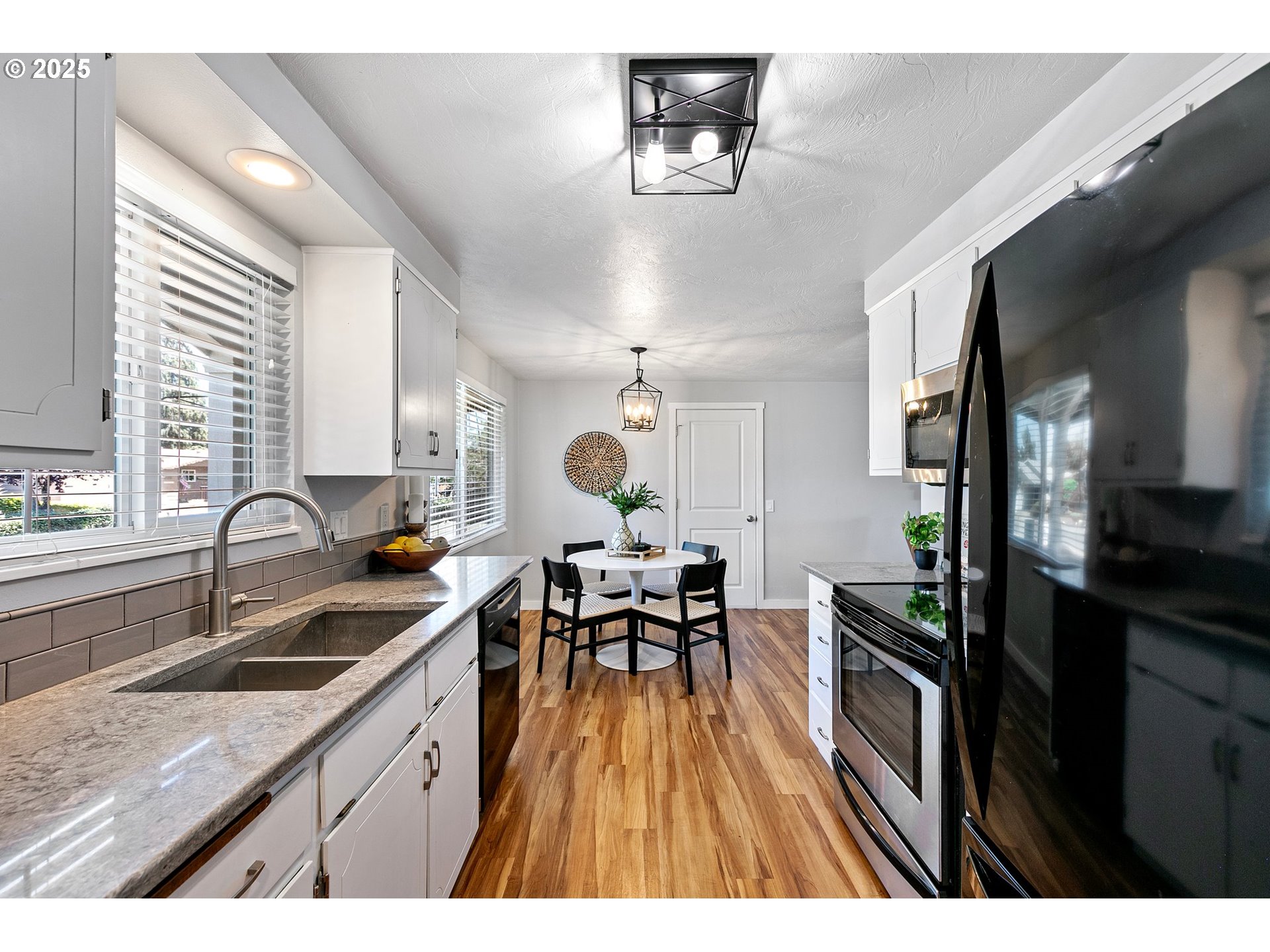 2378 11th Street Springfield, OR 97477 - Photo 9 of 38 a very nice looking kitchen with a sink