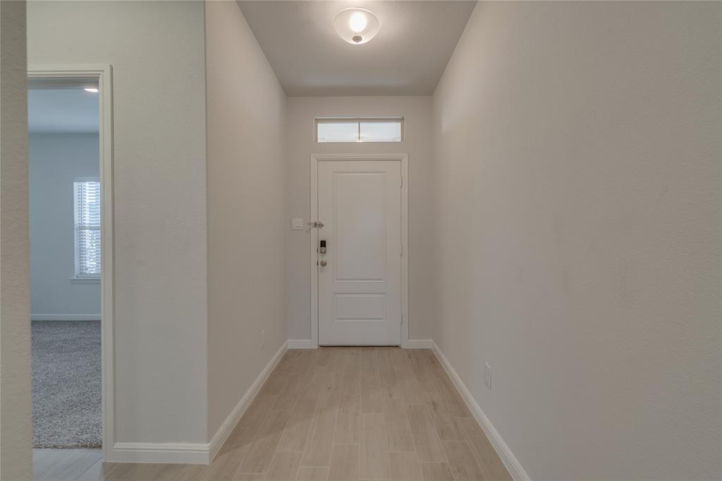 9645 Alderleaf Trail Crowley, TX 76036 - Photo 5 of 33